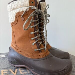 The North Face ❄️ Shellista II Mid Boot - Like New